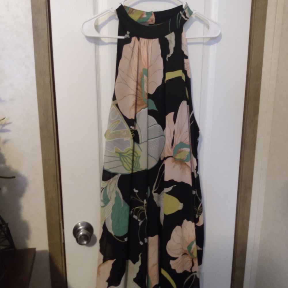 Neckline dress